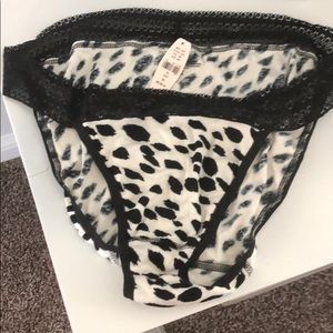 Victoria’s Secret Lace waist low-rise bikini